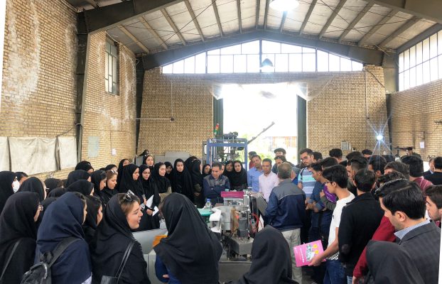 تعامل و تضاد در گفتگو و بازسازی